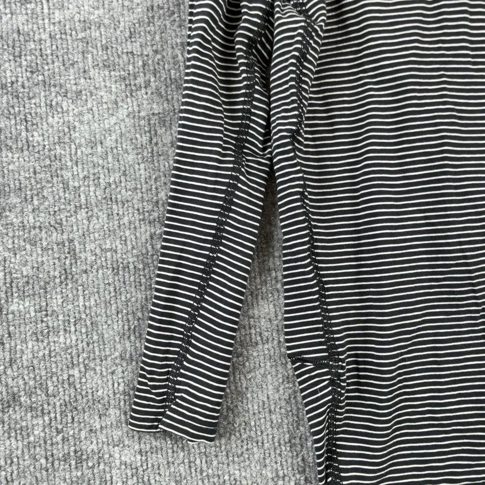Lululemon Shirt Womens Medium Black Stripe Long Sleeve Yoga Athletic Relaxed Top
